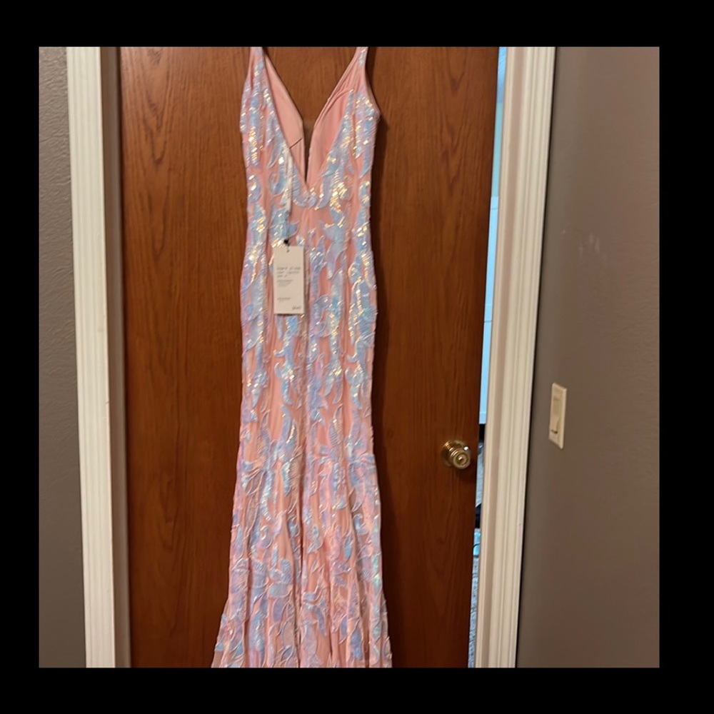 Jovani grown size 4 brand new with tags never worn